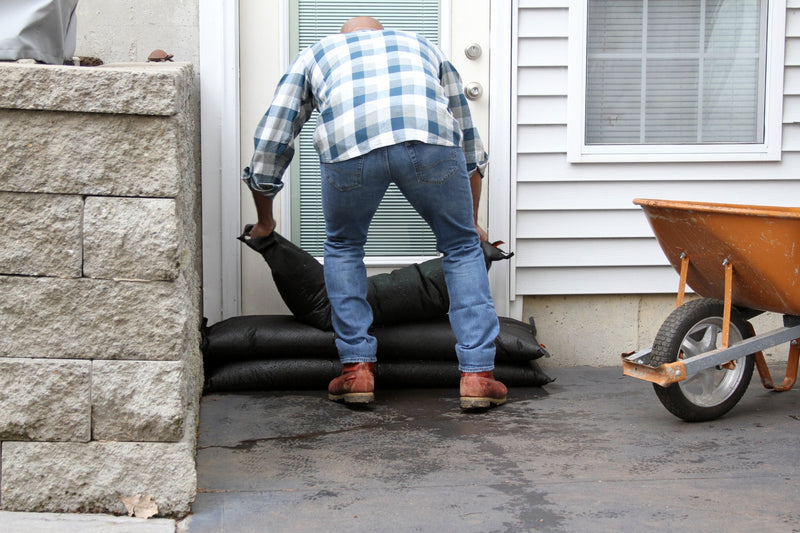 Traditional Sandbags vs. Quick Dam Flood Bags